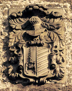 Coat of arms of the Loiola Palace in Bergara, 
a variation of the coat of arms of the original 
Azpeitia Manor