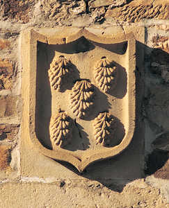 Coats of arms of the founders of the Bidaurreta Monastery (Garibai-Lazarraga and brisadas of Ganboa de Olaso) and Franciscan Order