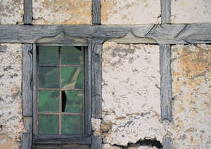 137. Galeria de ventanas con arquillos conopiales tallados en el cargadero, en Aritzeta Erdi (Alkiza), del siglo XVI.