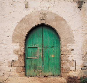 26. Ferme Legarre (Altzo), construite au debut du XVIme sicle. Les fermes les plus anciennes du Gipuzkoa ont de grandes portes d'entre avec des arcs ogivaux en pierre de taille.