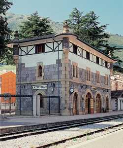 132. L'ancienne gare d'Azpeitia, qui est de nos jours l'entre du muse. 