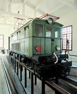 153. Locomotora elctrica de 1932. 