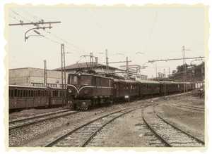 41. Deba, arrival of the mail train.