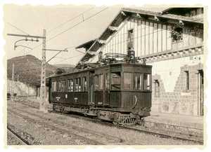 63. Ferrocarril del Urola, estacin de Zumaia. 
