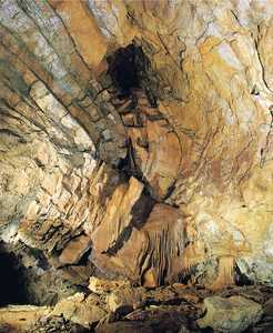 59. Pliegue en los estratos de la cueva de Altxerri.© Jess Altuna