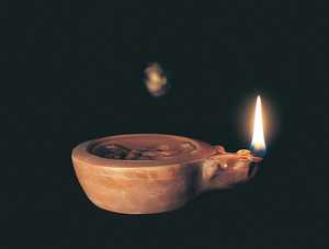 138. Meazuloak argitzeko olio lanparak (lucernae) erabiltzen zituzten.  Meatzarien lan txandak ere horiekin gobernatzen ziren.© Xabi Otero