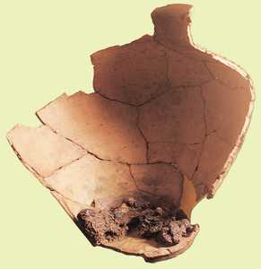 84. Marmite contenant des restes de clous.© Xabi Otero
