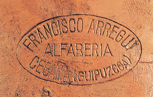 48. Signature appose sur ses pices par l'atelier de poterie de Francisco Arregi. Zegama.© Xabi Otero