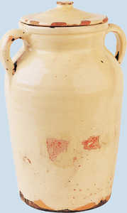 63. Butter jar with engobe (underglaze).© Jose Lpez