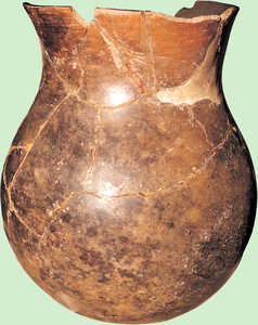 38. Vasija cermica  realizada a mano, de la cueva de Olatzazpi (Alkiza).© Xabi Otero